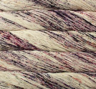 Alternative view of Verano (DK) by Malabrigo