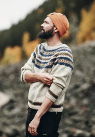Alternative view of Arctic Knitting by Cozy Publishing