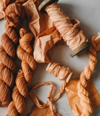 Alternative view of Dyeing Naturally by Cozy Publishing