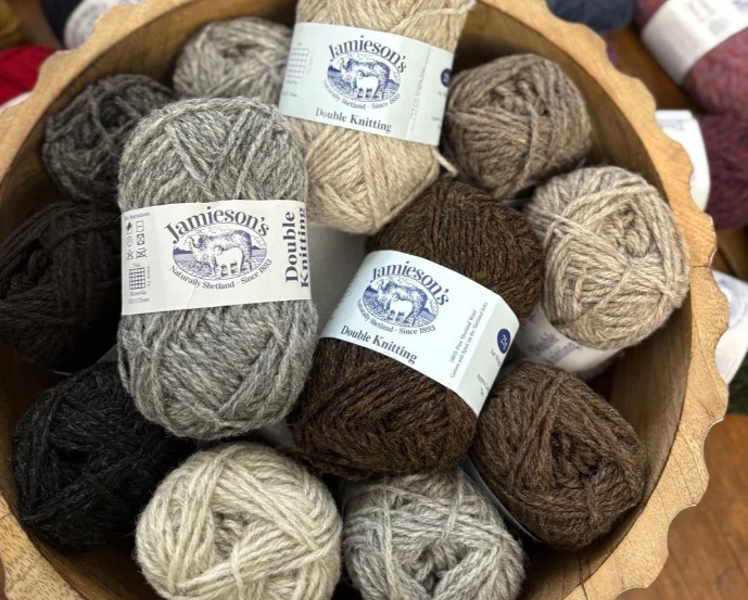Double Knitting by Jamieson's of Shetland - Image 12
